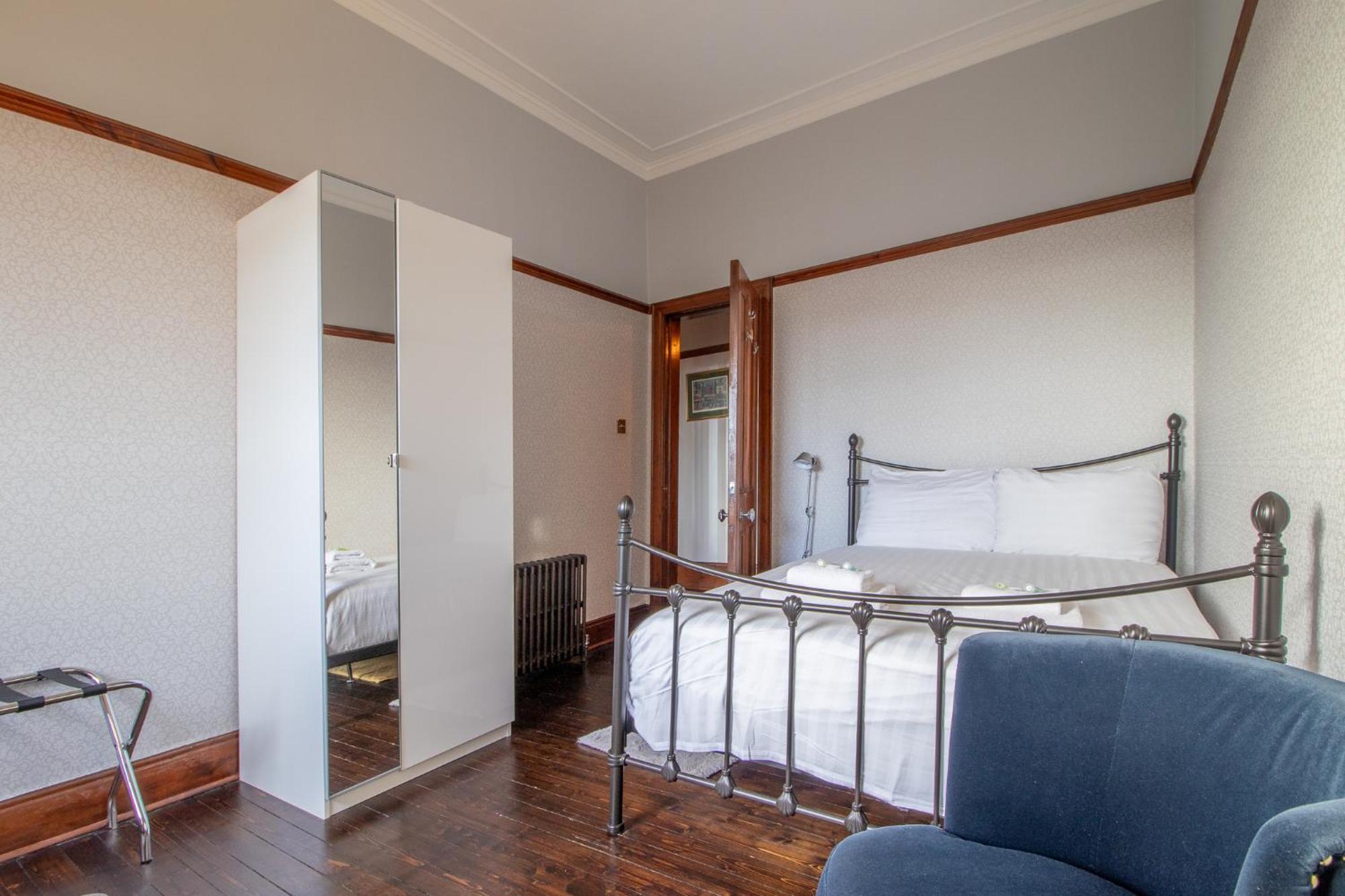 Pass The Keys Beautiful, Traditional 2 Bed Flat W Free Parking Glasgow Exterior foto